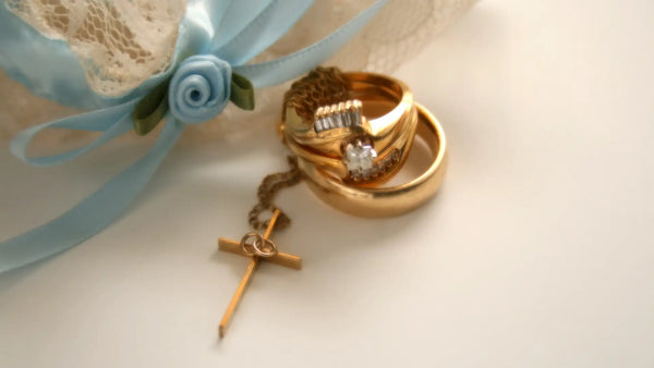 Incorporating Christian jewelry into Christian wedding | Glor-e