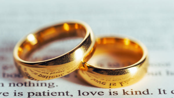 Choosing Modern Christian Jewelry Gifts for Weddings