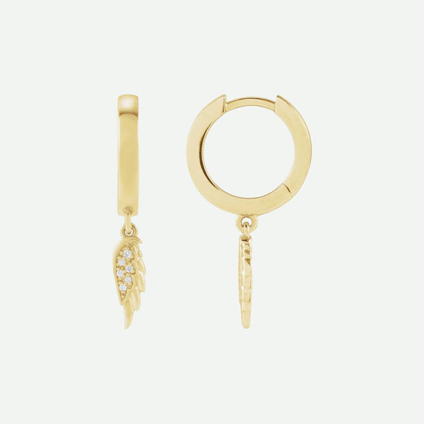 Mixed view of yellow gold Angel Wing Christian earrings from Glor-e – symbolic jewelry representing protection and divine presence for women
